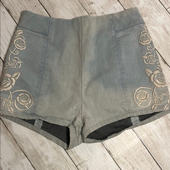 Kimichi Blue Embroidered Denim Women Shorts 4 - Picture 4 of 6